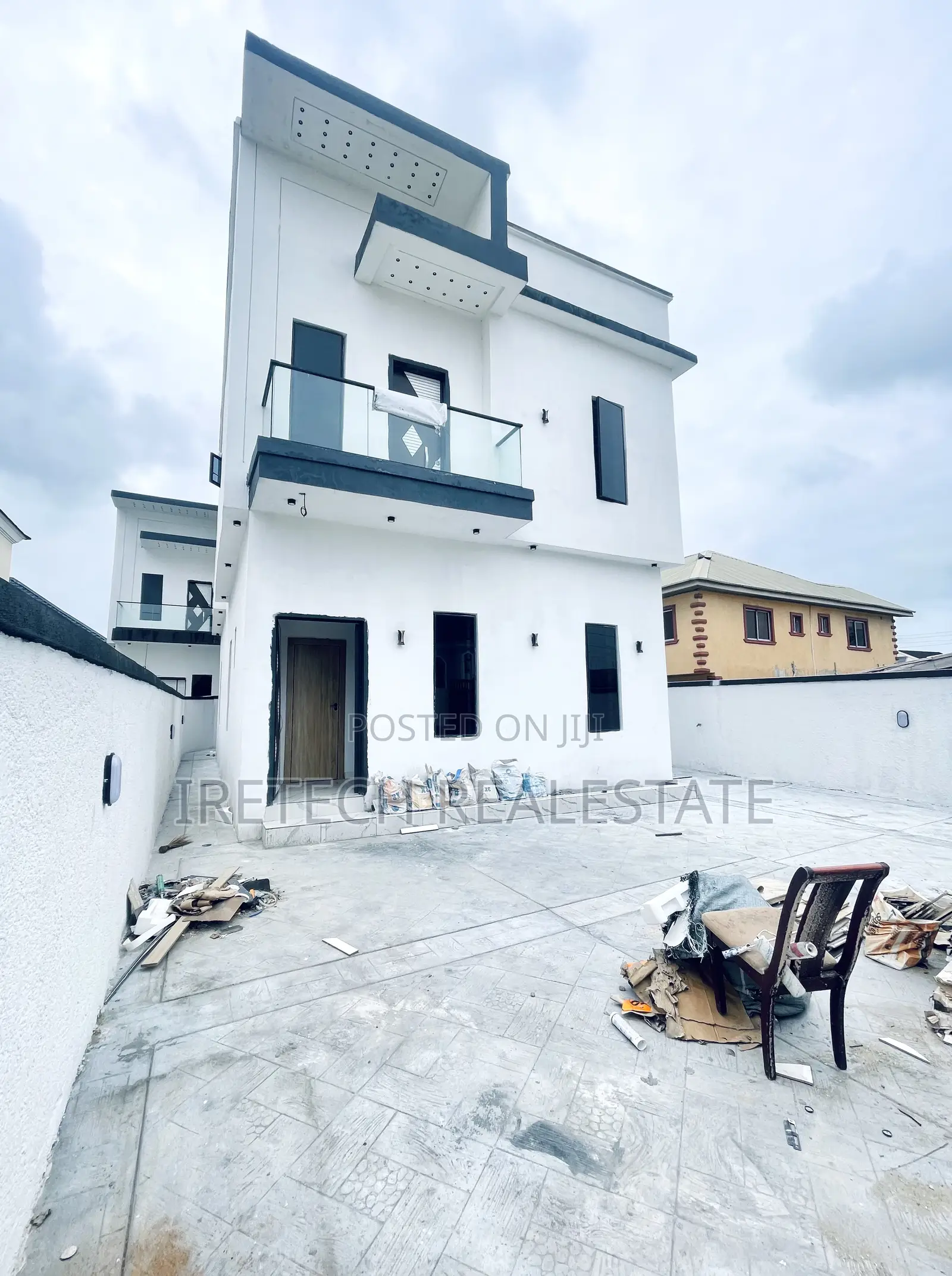 5bdrm Duplex in Ajah In A Gated for sale in Ajah