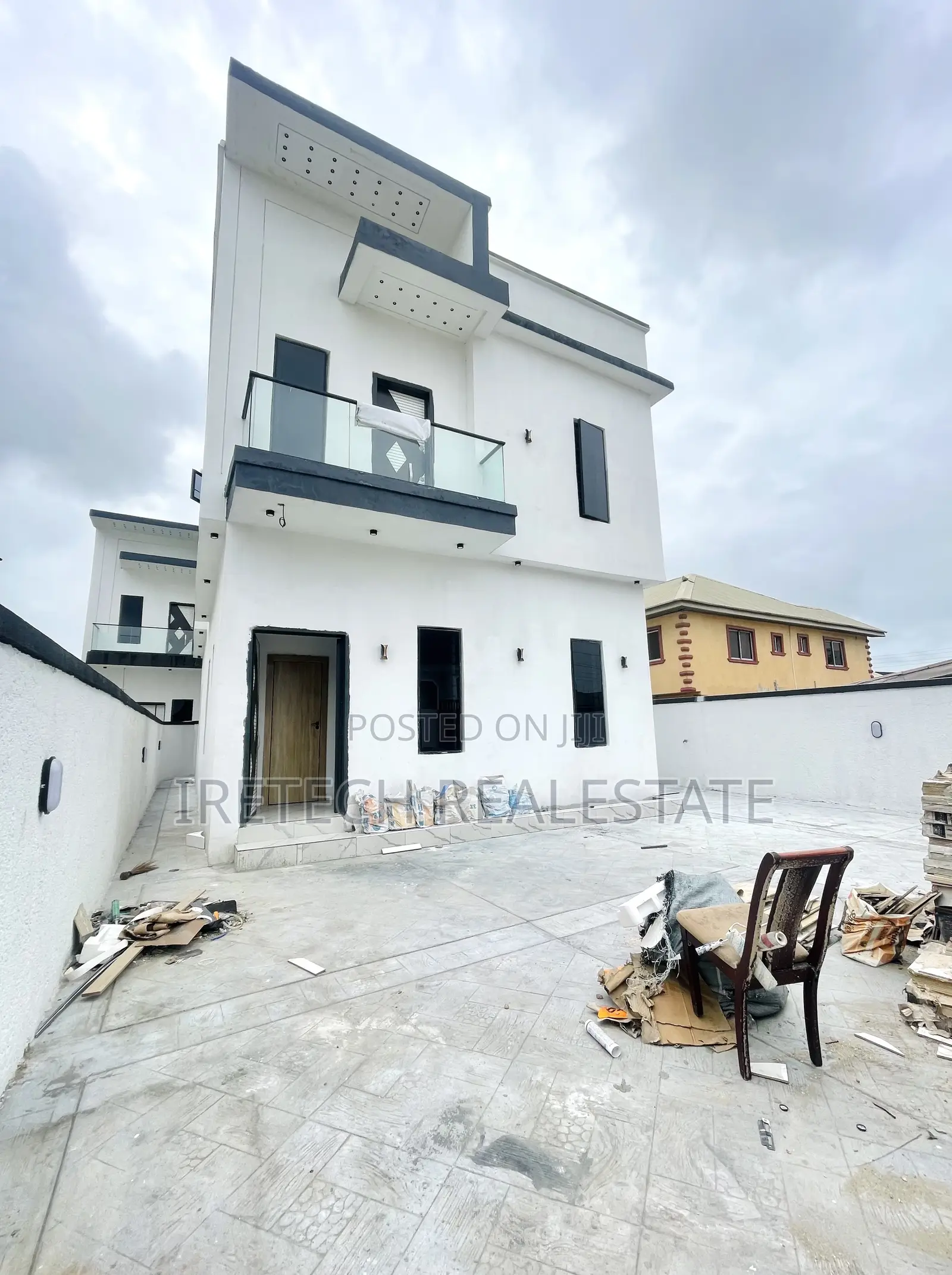 5bdrm Duplex in Ajah In A Gated for sale in Ajah