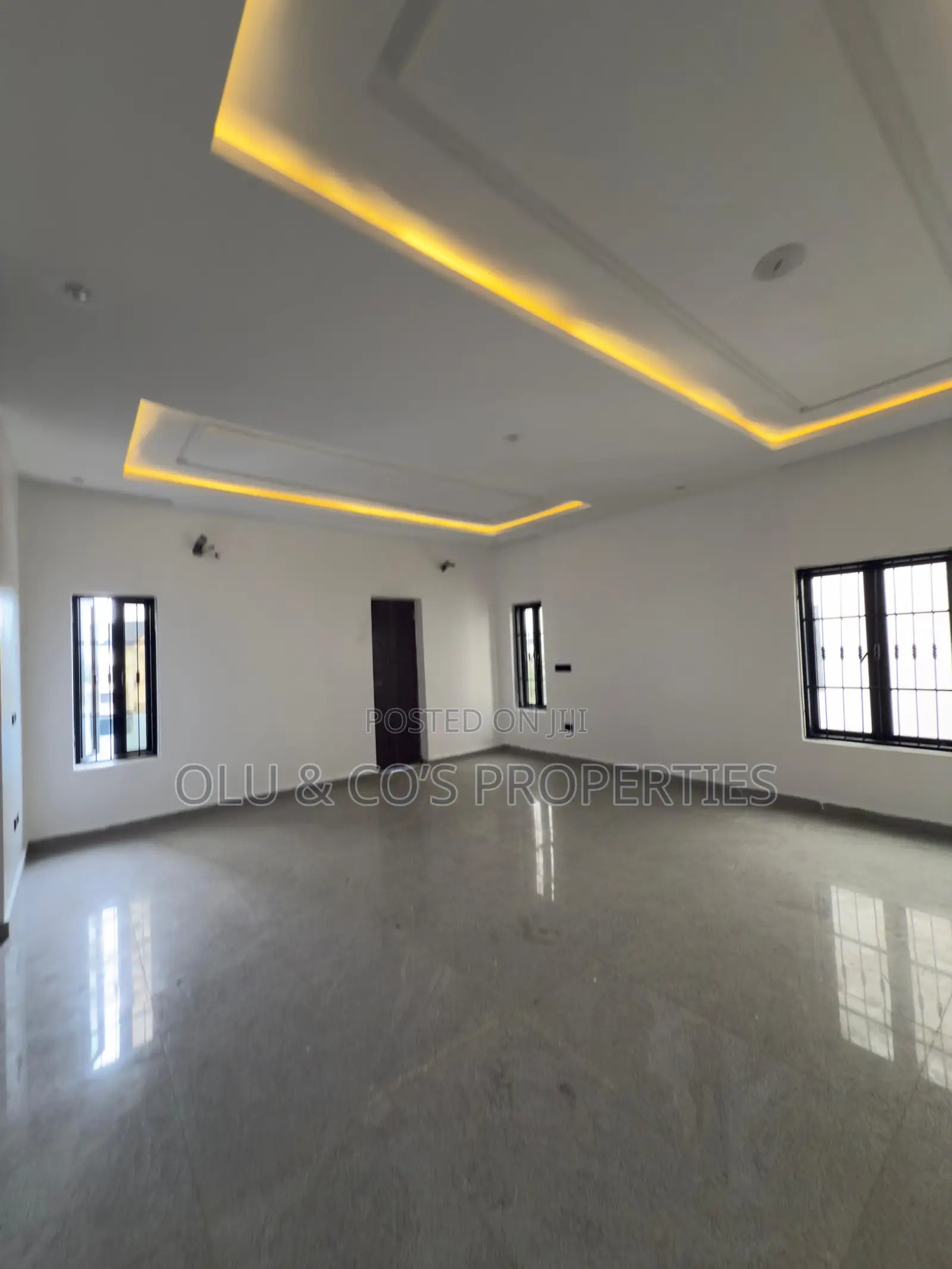 6bdrm Mansion in Guzape for sale in Guzape District