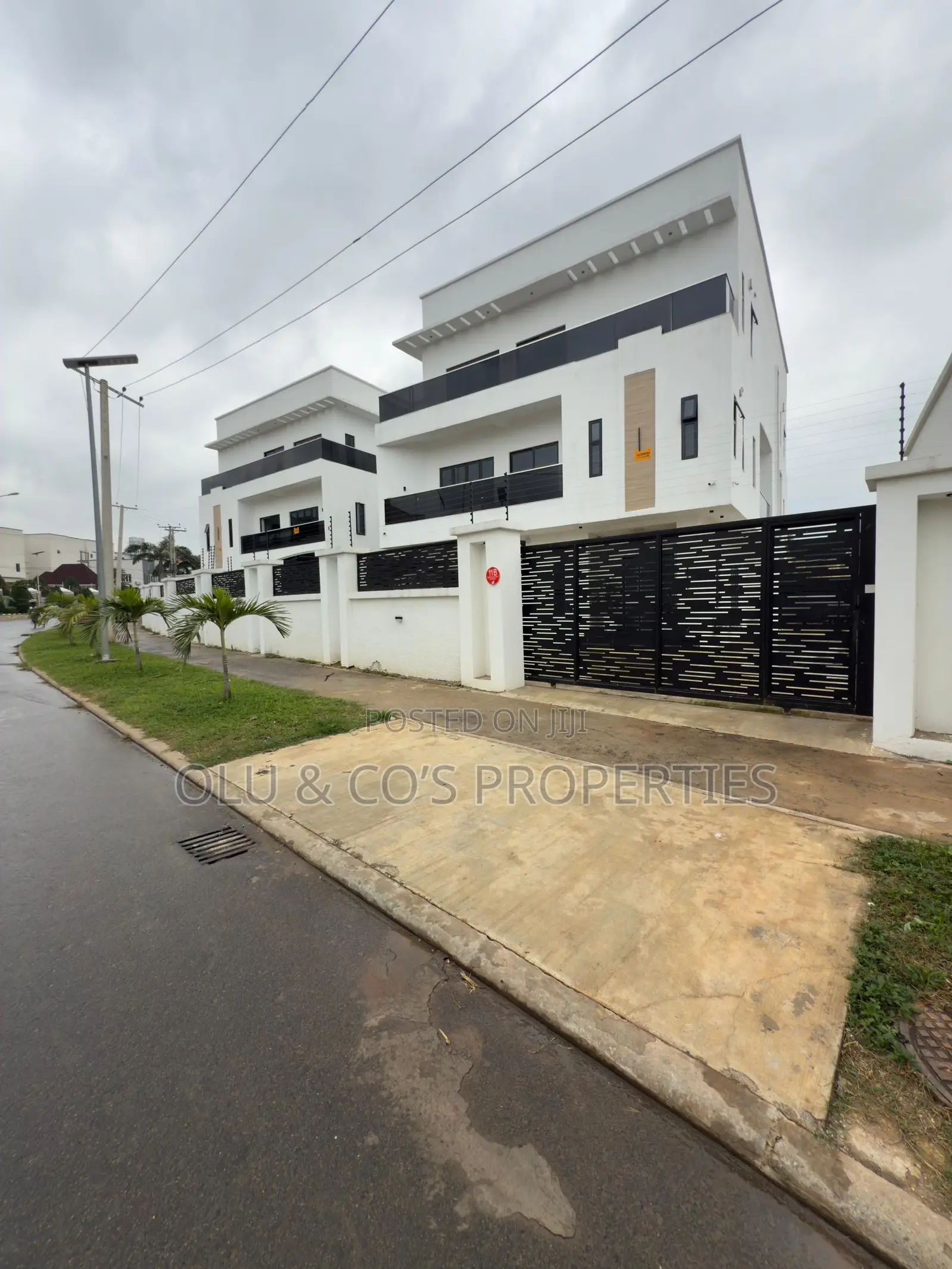 6bdrm Mansion in Guzape for sale in Guzape District