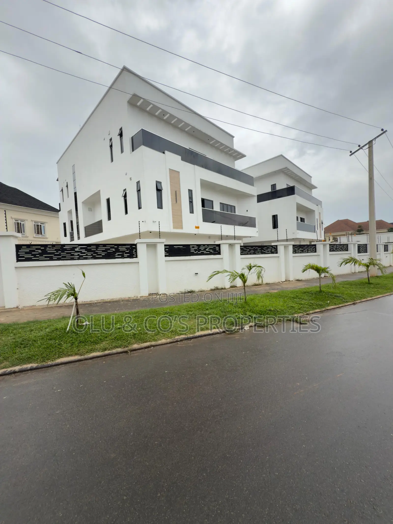 6bdrm Mansion in Guzape for sale in Guzape District