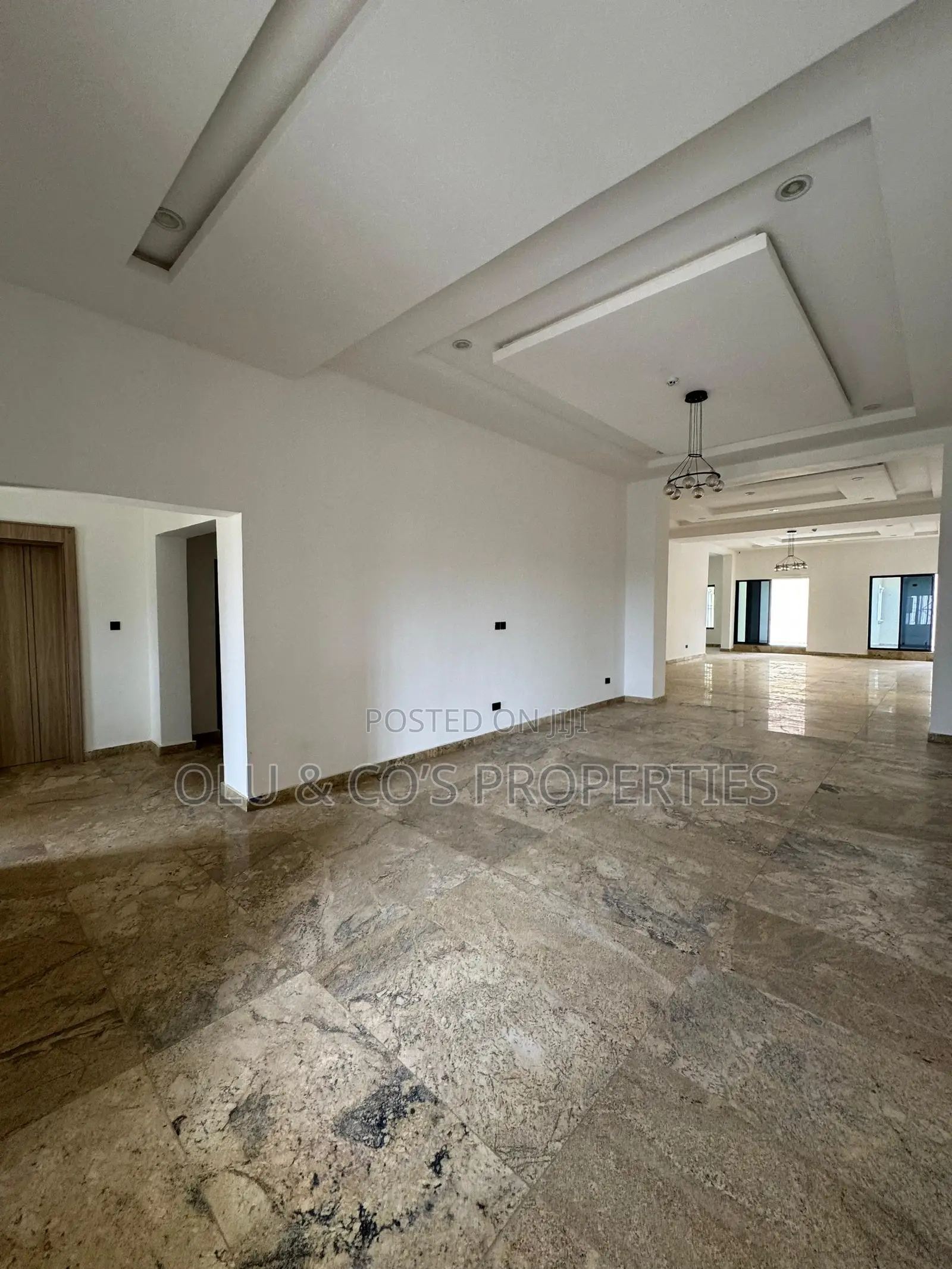 7bdrm Duplex in Guzape for sale in Guzape District
