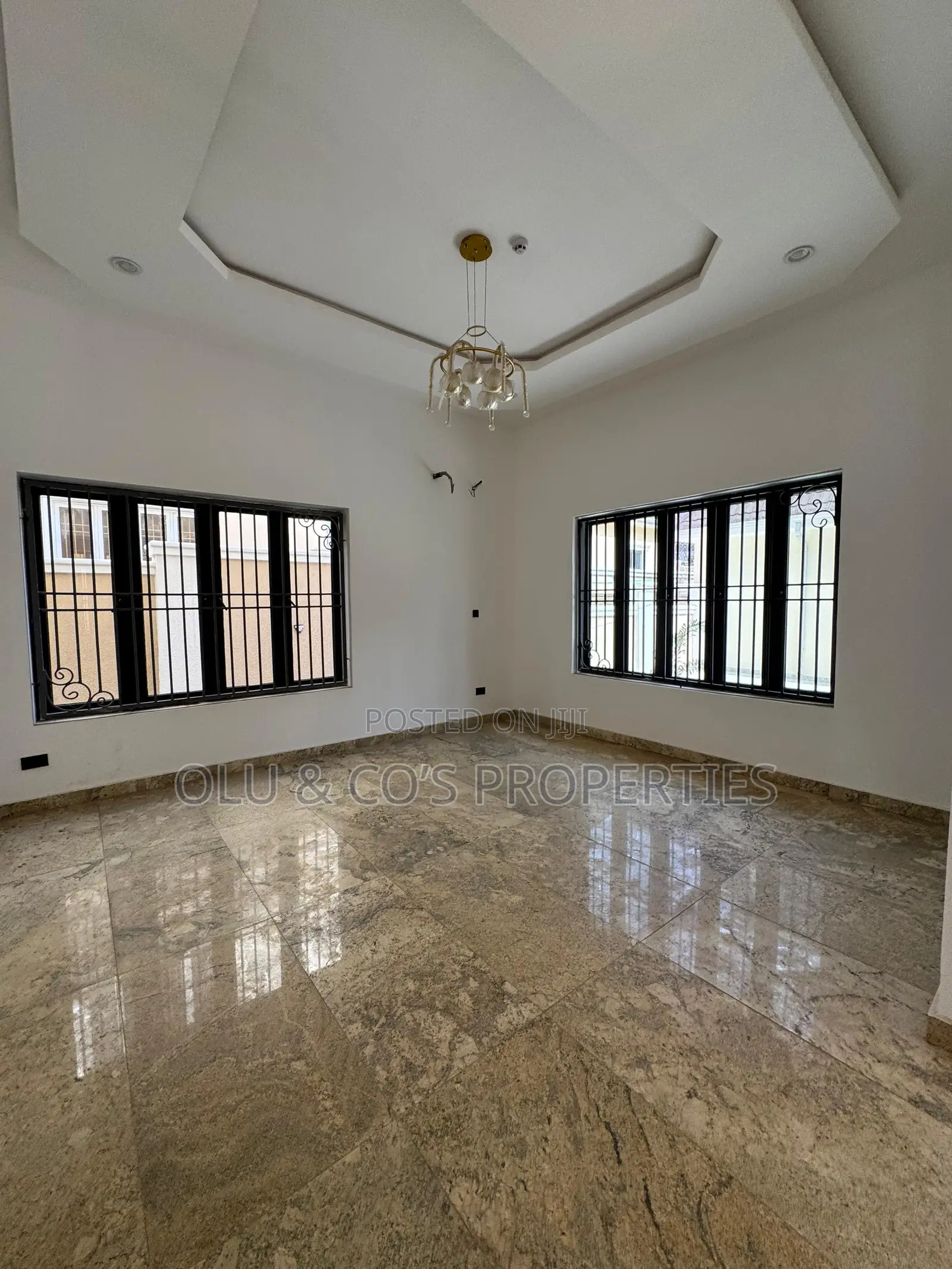 7bdrm Duplex in Guzape for sale in Guzape District