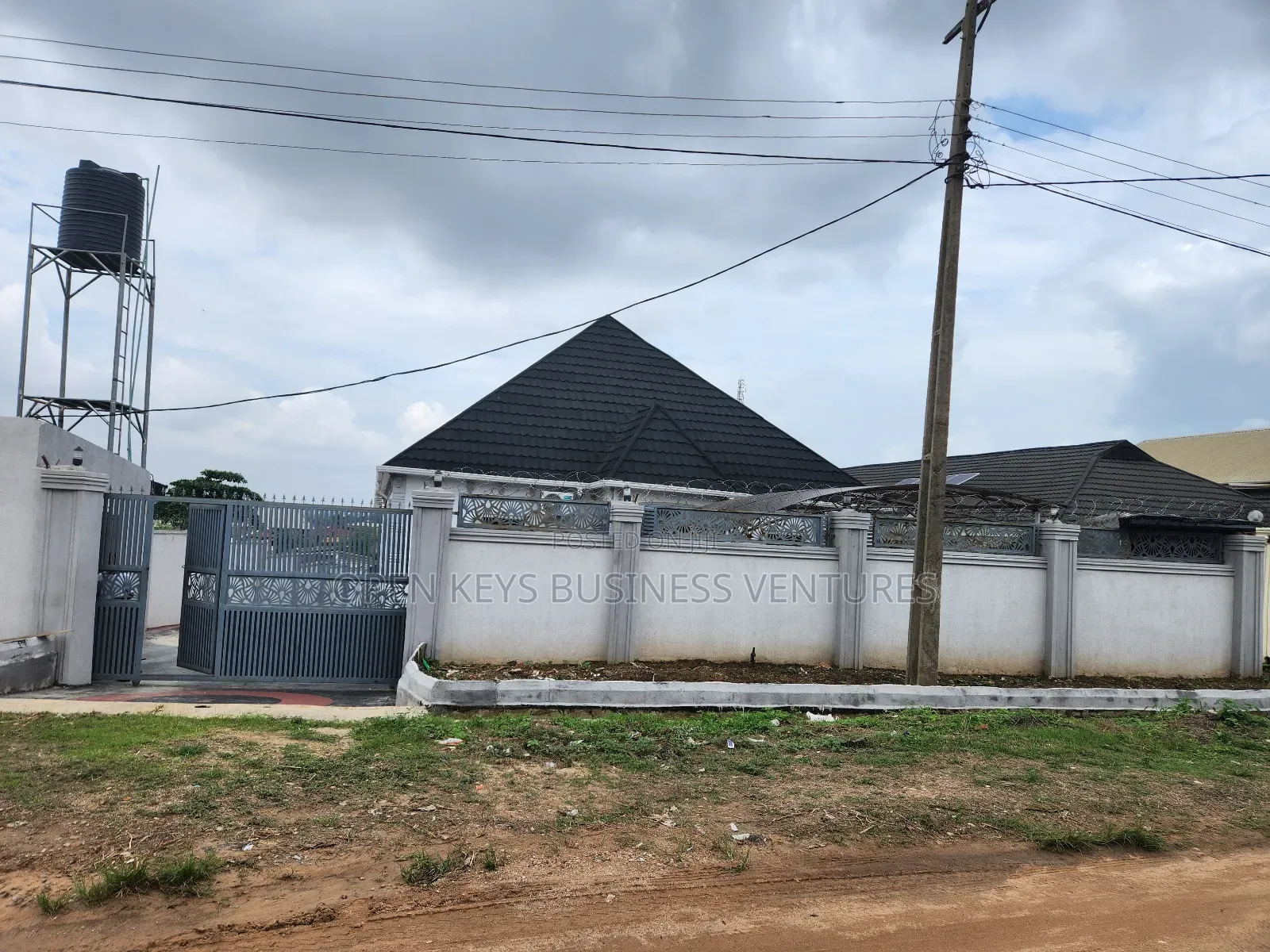 Furnished 4bdrm Bungalow in Legalu, CHallenge / Ibadan for sale in CHallenge / Ibadan
