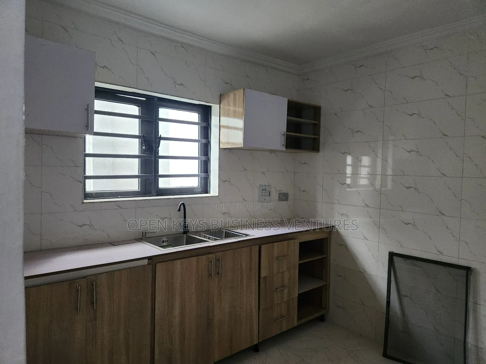 Furnished 4bdrm Bungalow in Legalu, CHallenge / Ibadan for sale in CHallenge / Ibadan