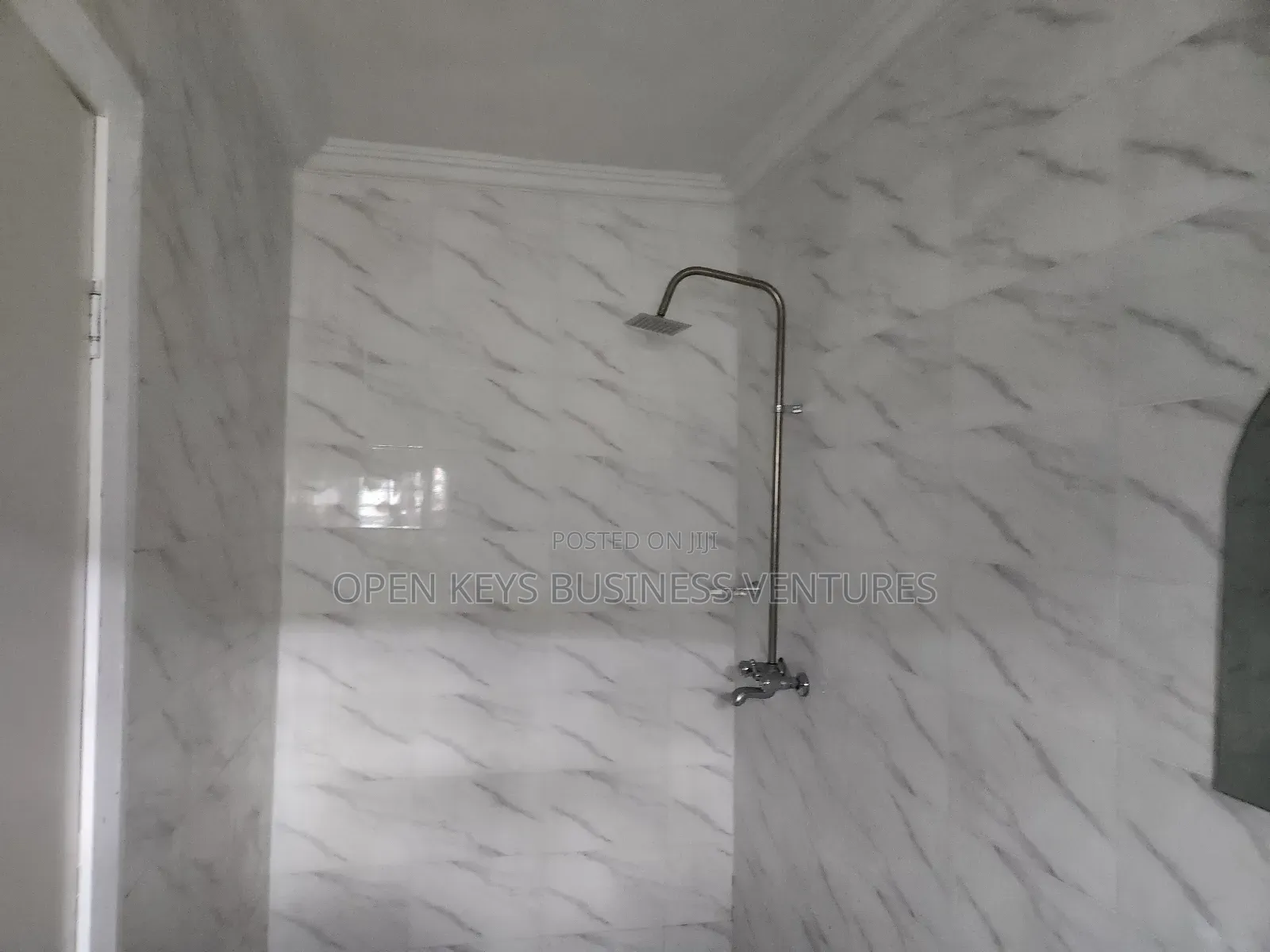 Furnished 4bdrm Bungalow in Legalu, CHallenge / Ibadan for sale in CHallenge / Ibadan