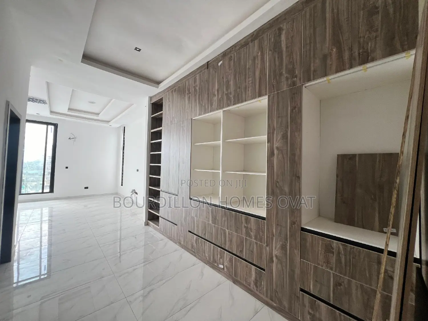 5bdrm Duplex in Osapa london for sale in Osapa london