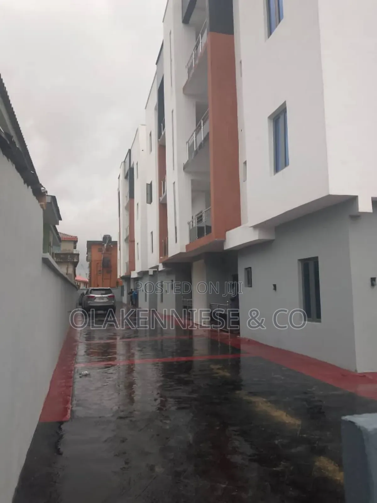 3bdrm Block of Flats in Aguda for sale in Aguda / Surulere