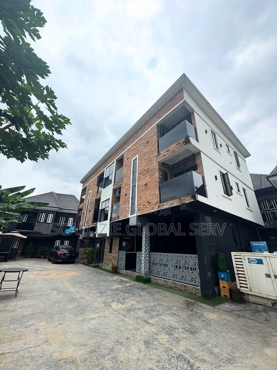 Modern 20 Rooms Hotel Wt. Lounge for Sale Gate House in Rumolumeni