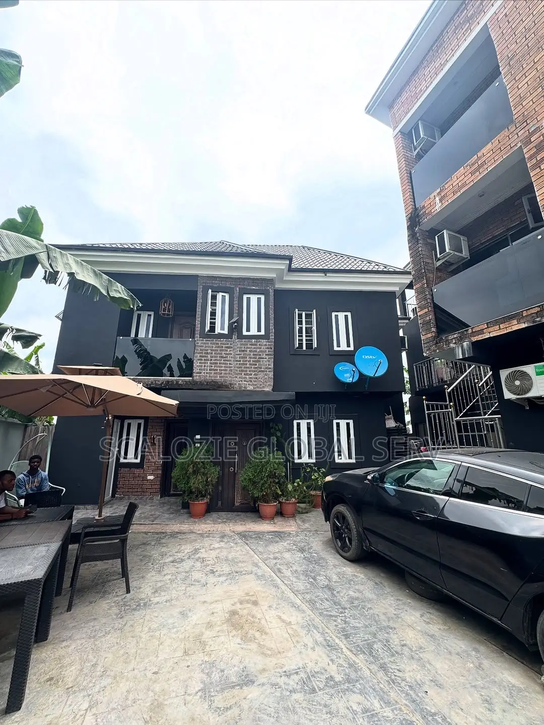 Modern 20 Rooms Hotel Wt. Lounge for Sale Gate House in Rumolumeni