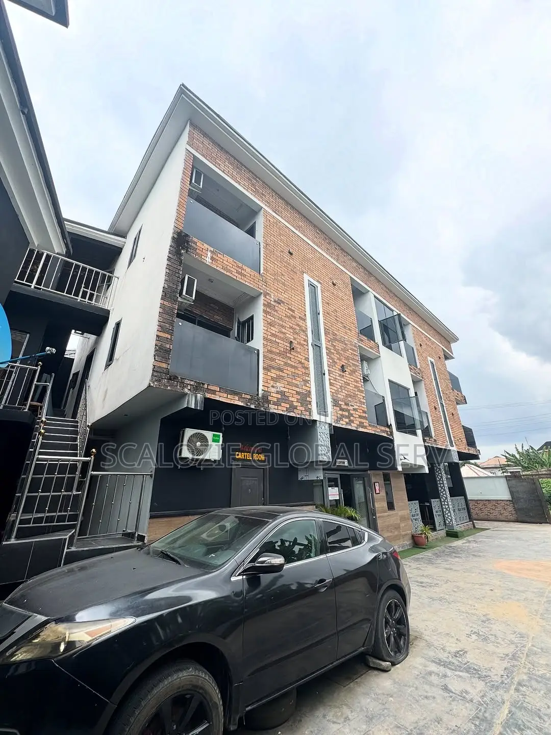 Modern 20 Rooms Hotel Wt. Lounge for Sale Gate House in Rumolumeni
