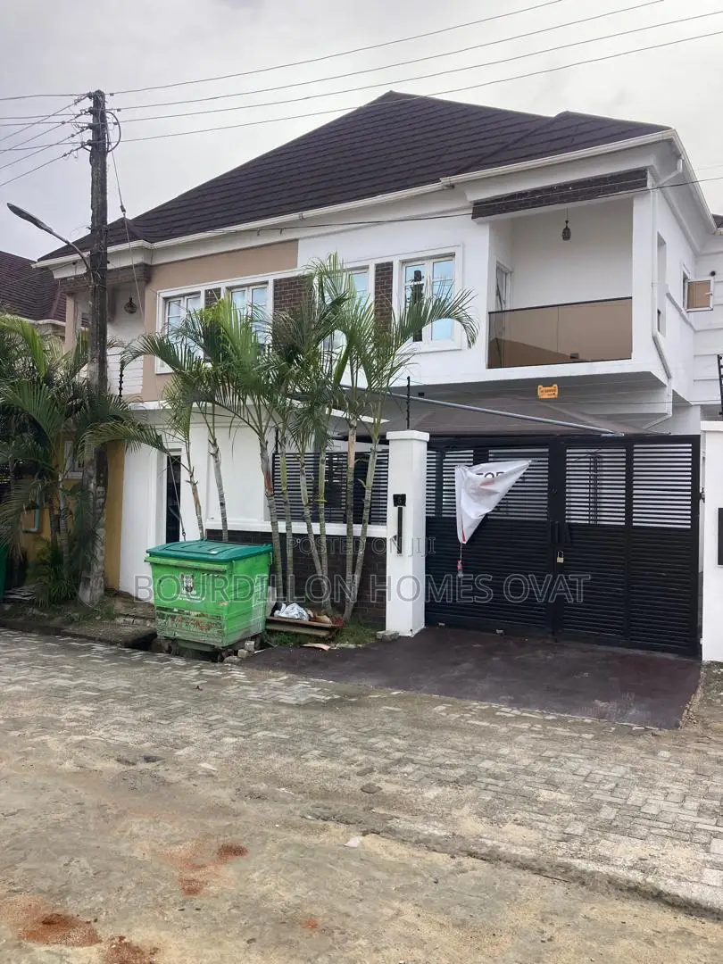 4bdrm Duplex in Chevron for sale in Chevron