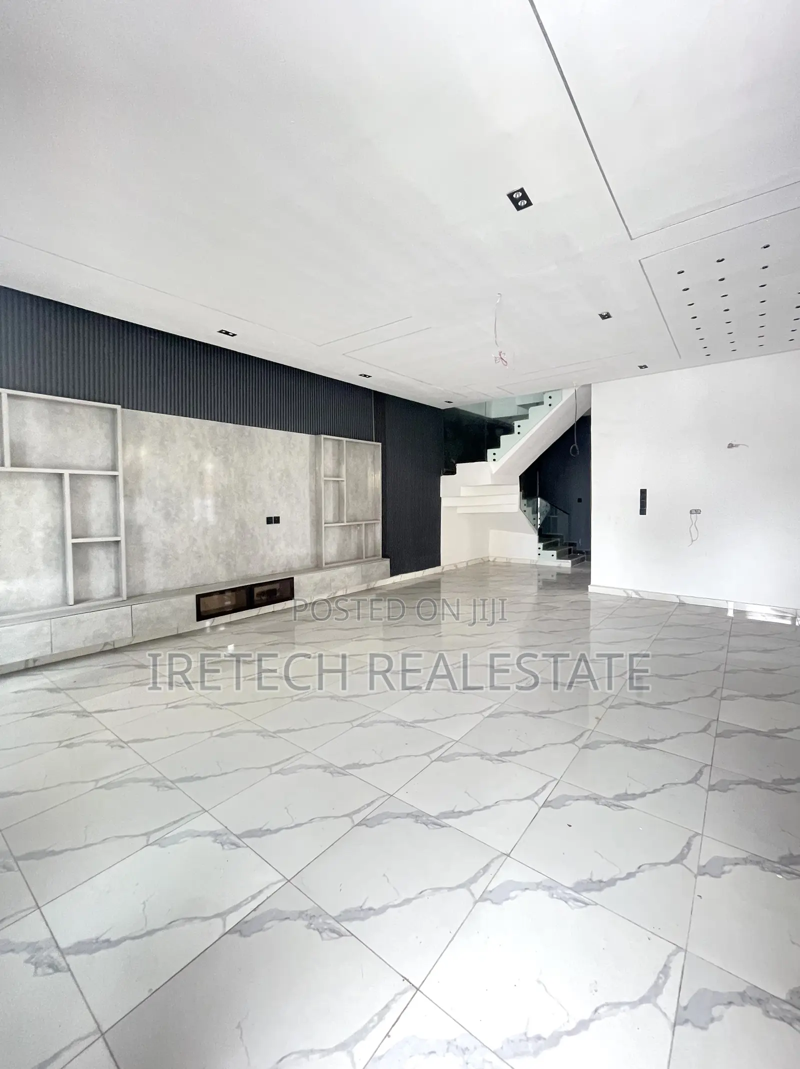 Very Spacious 5 Bedroom Fully Detached Duplex With Bq in Ajah
