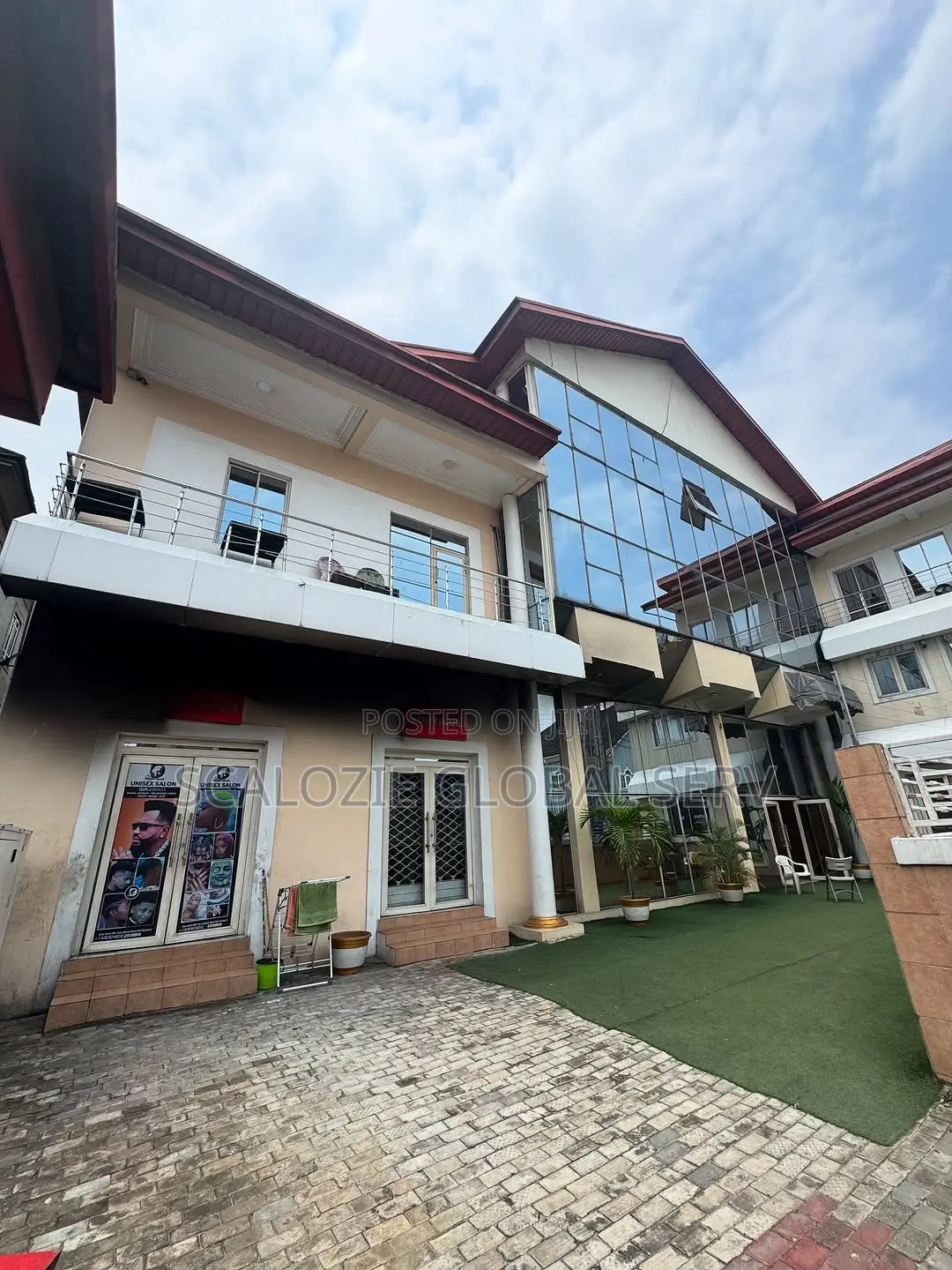 18 Rooms Hotel Wt. Conference Hall, Massive Bar Space, Boutique Etc. in GRA Phase 2 / Port-Harcourt