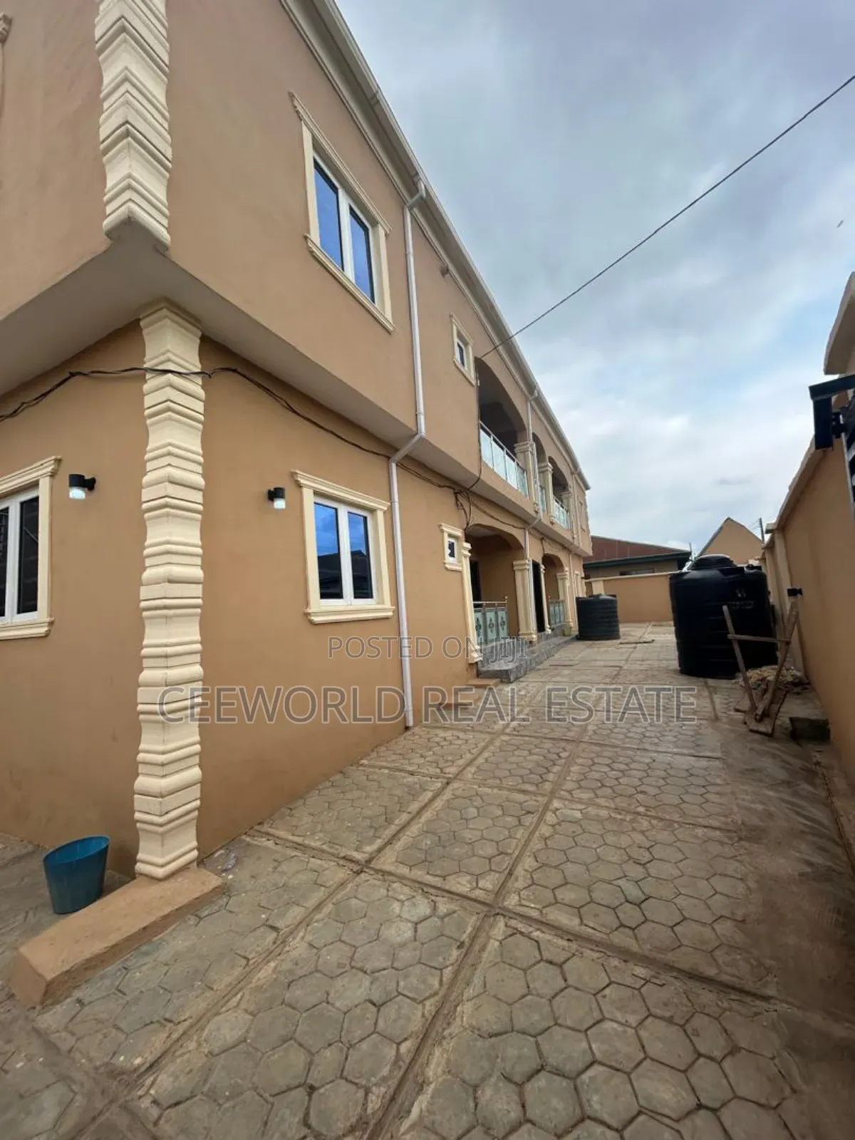 3bdrm Apartment in Dove Estate Elebu, Akala Express for rent in Akala Express