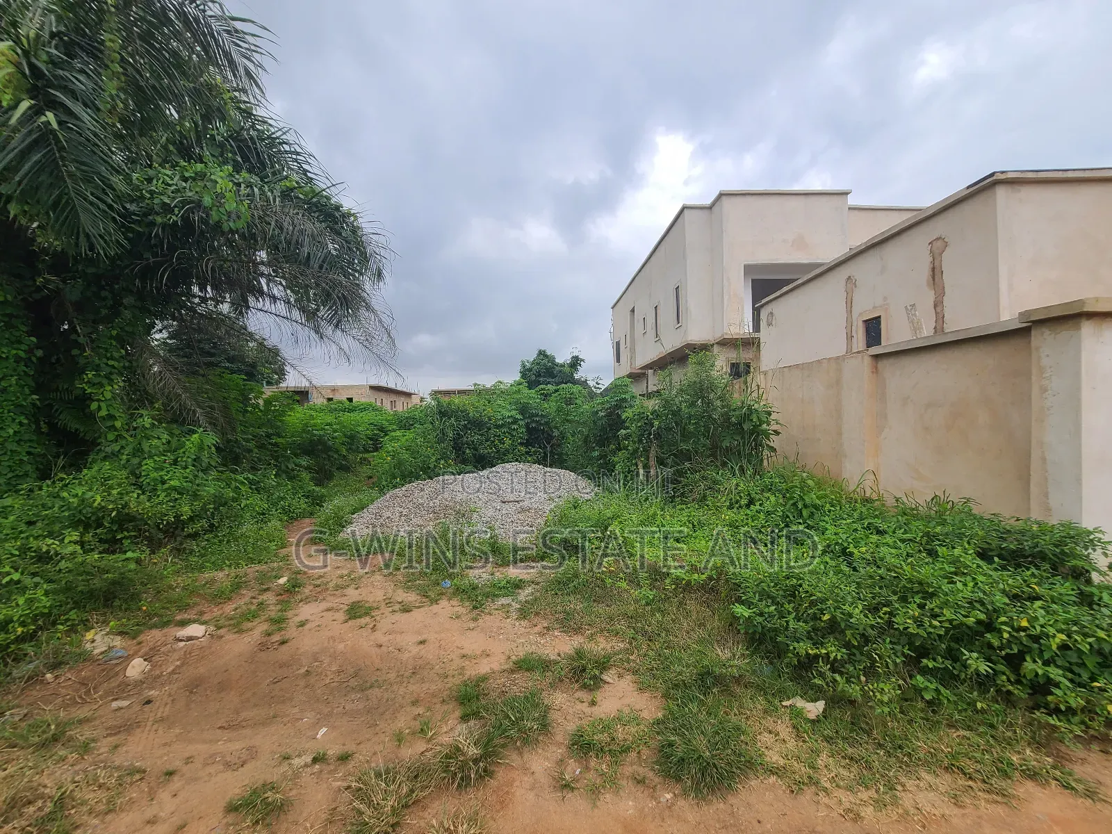 Sweet 100x100ft for Sale at Ofunwegbe by Okhuoromi Off Airport in Benin City