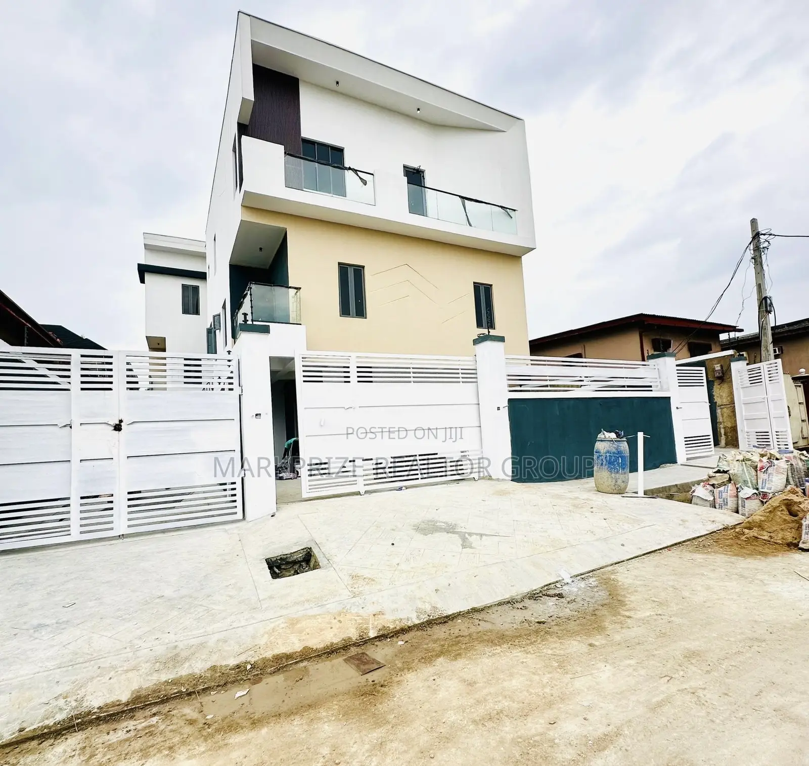 4bdrm Duplex in Ogba Ikeja Lagos for sale in Ogba