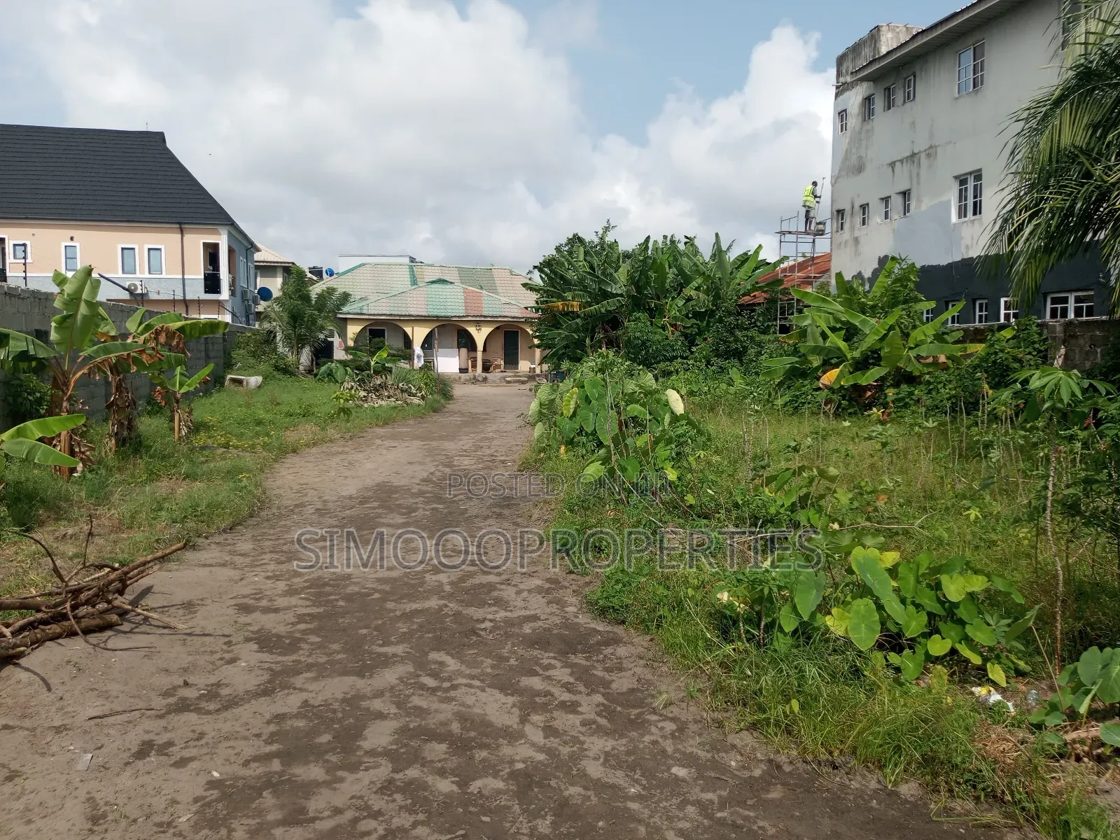 11/2plot of Dry Land With 2units of 2bedrooms for Sale at Ogunfayo in Awoyaya