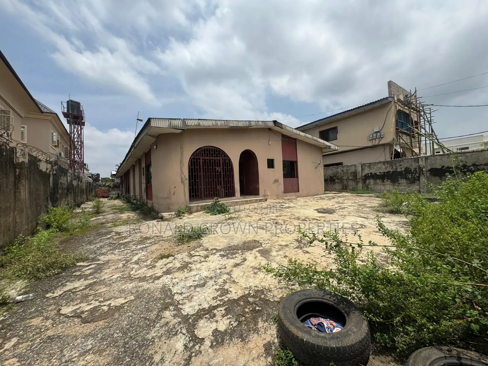Gated and Fenced 650sqm of Land With Cofo at Magodo Gra Phase 1 in Magodo Isheri