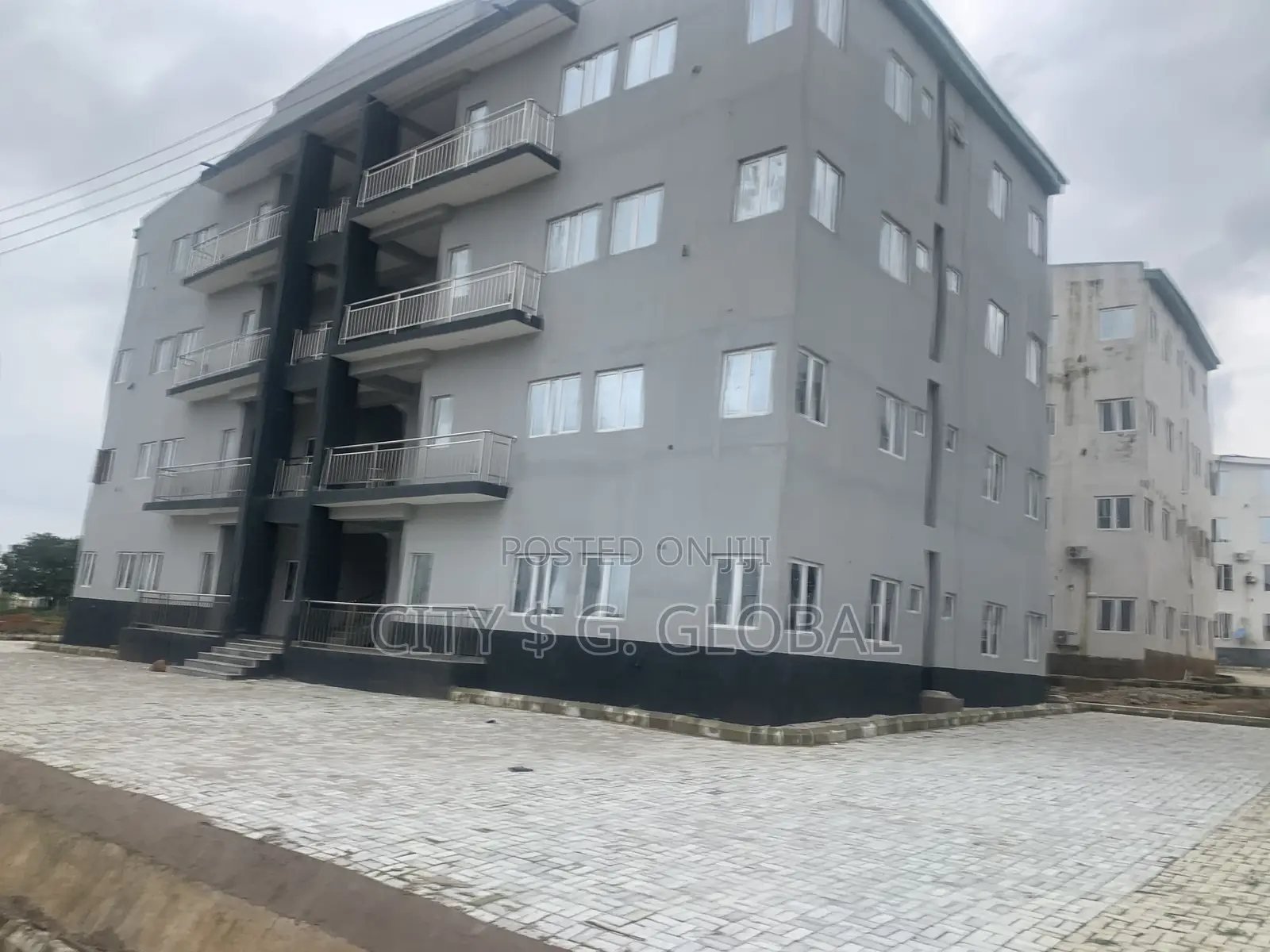 Luxury.8 Units of 3 Bedroom. Caracas. For Sale. Apdc Capital Estate in Kubwa