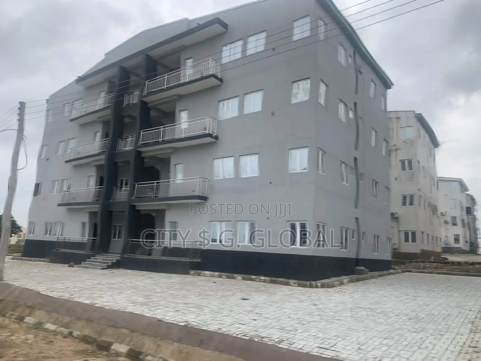 Luxury.8 Units of 3 Bedroom. Caracas. For Sale. Apdc Capital Estate in Kubwa