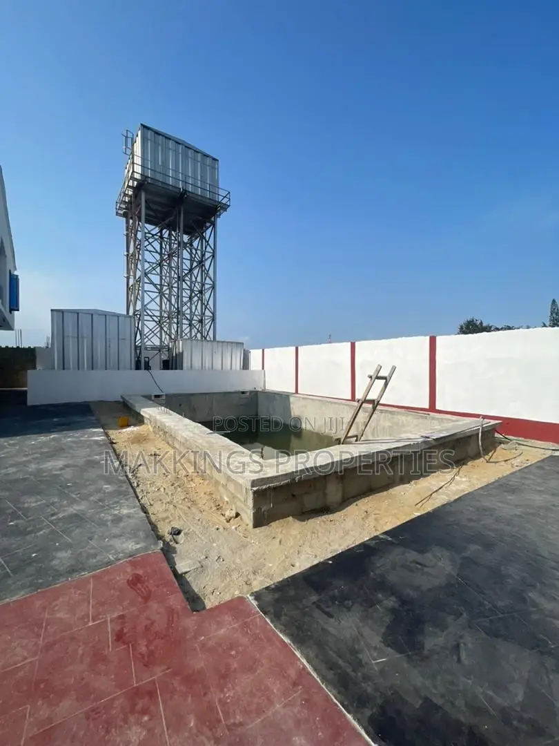 4bdrm Duplex in Orchid Road, Chevron for rent in Chevron