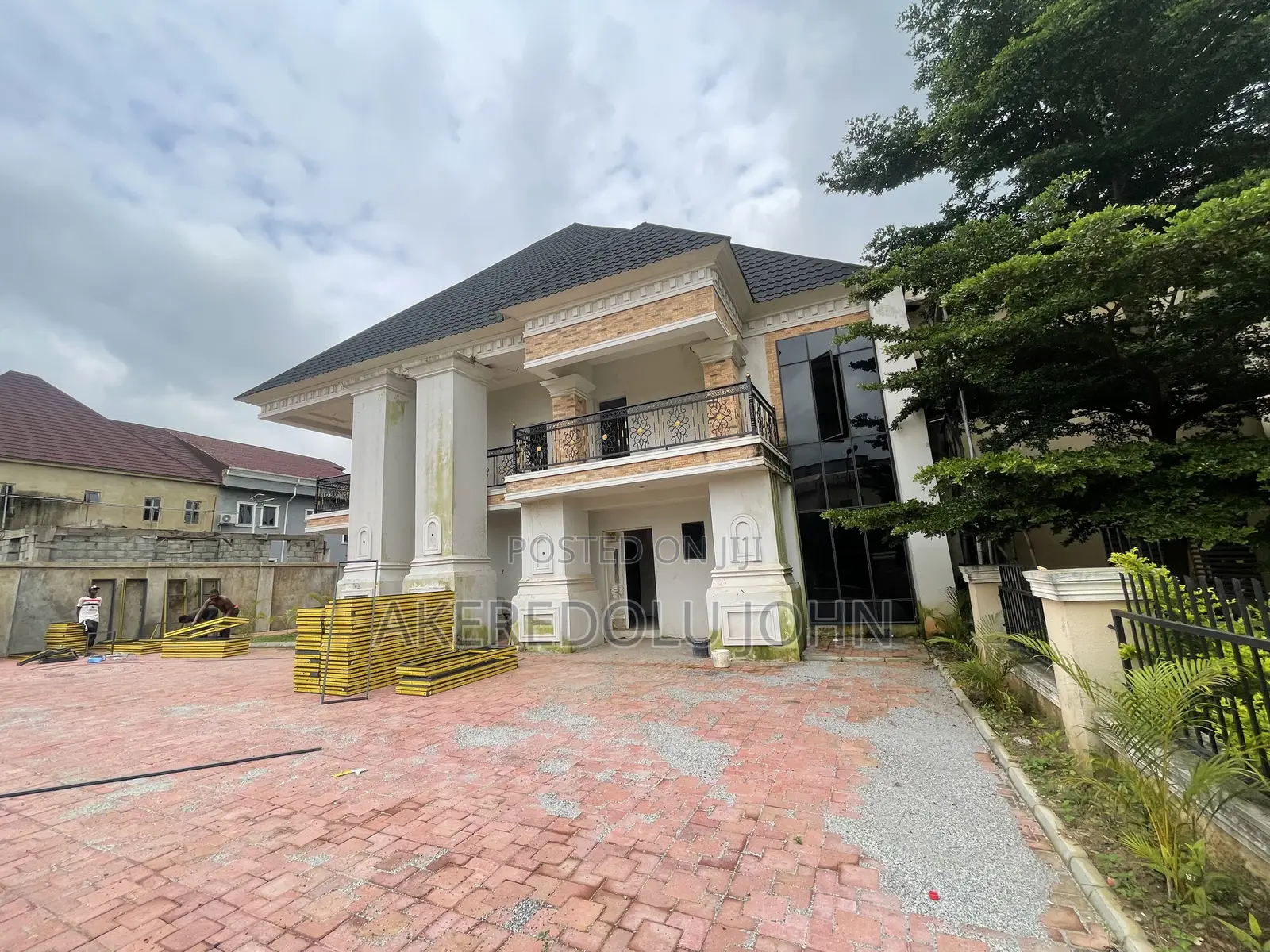 5bdrm Duplex in Apo District for sale in Apo District