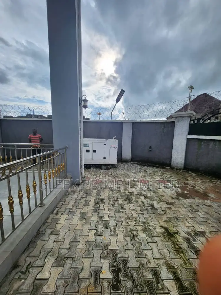 Furnished 5bdrm Duplex in Seaman Metropolitan , FHA for sale in FHA