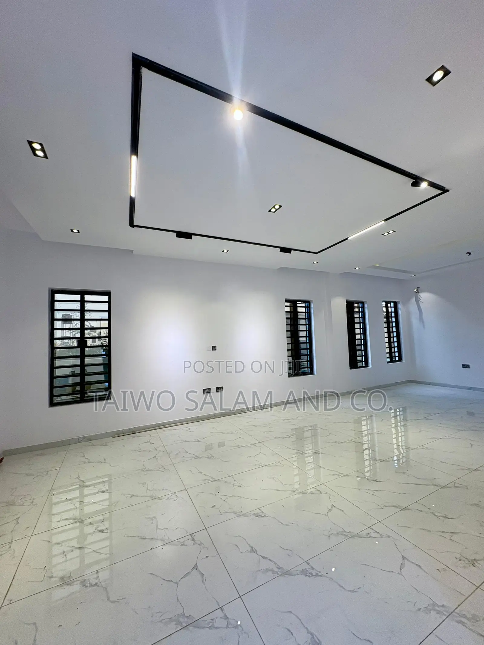 4bdrm Duplex in Akobo for sale in Akobo