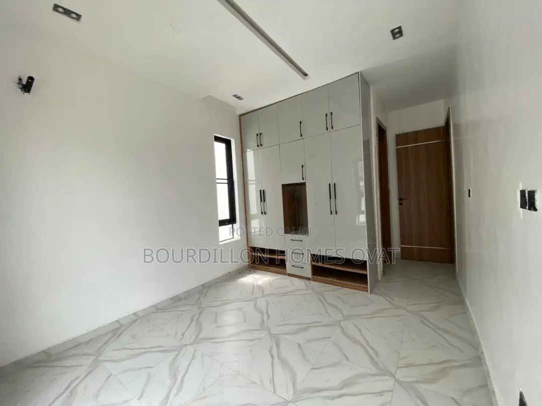 4bdrm Duplex in Orchid, Lekki Lagos for sale in Lekki