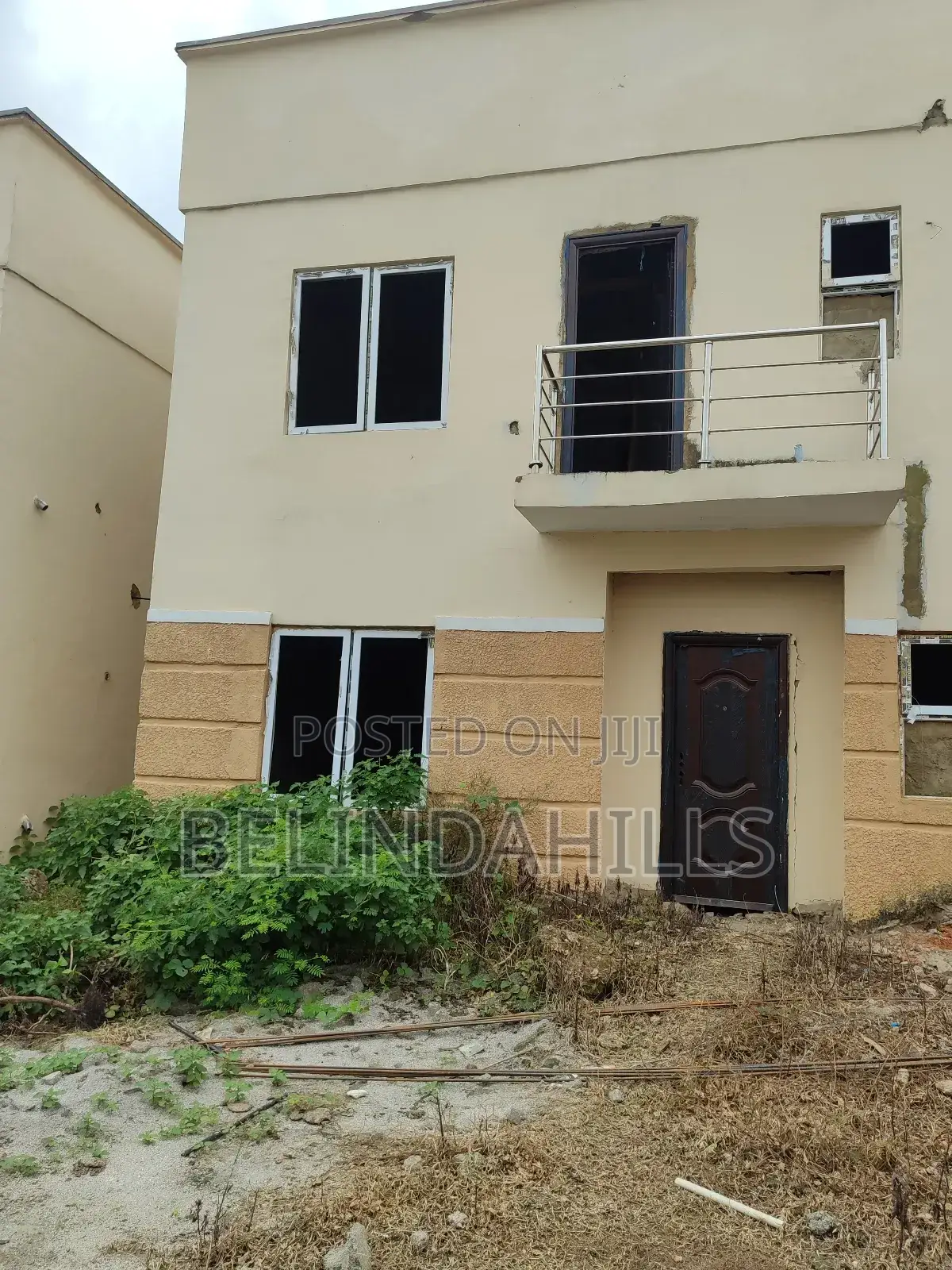 For Sale : New Built 4 Bedroom Terrace Duplex In Life Camp For Sale in Life Camp