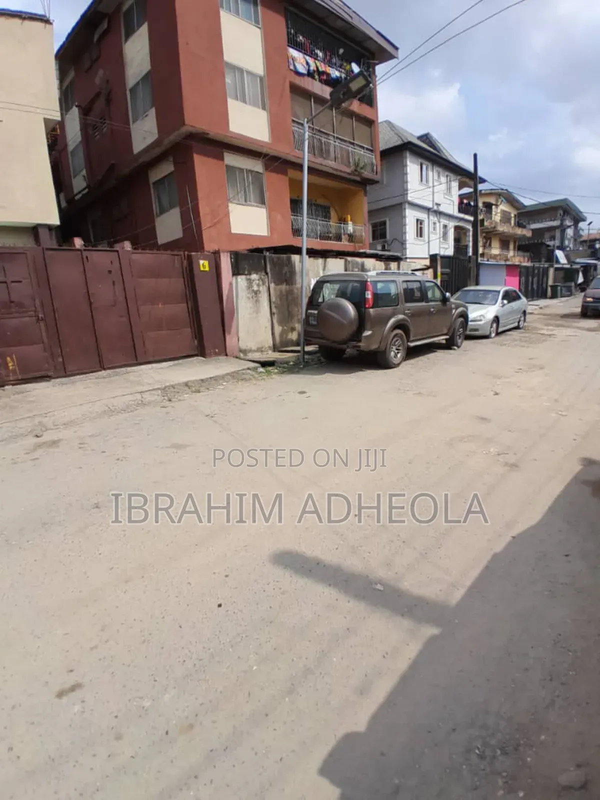 3bdrm Block of Flats in Yaba, Akoka for sale in Akoka