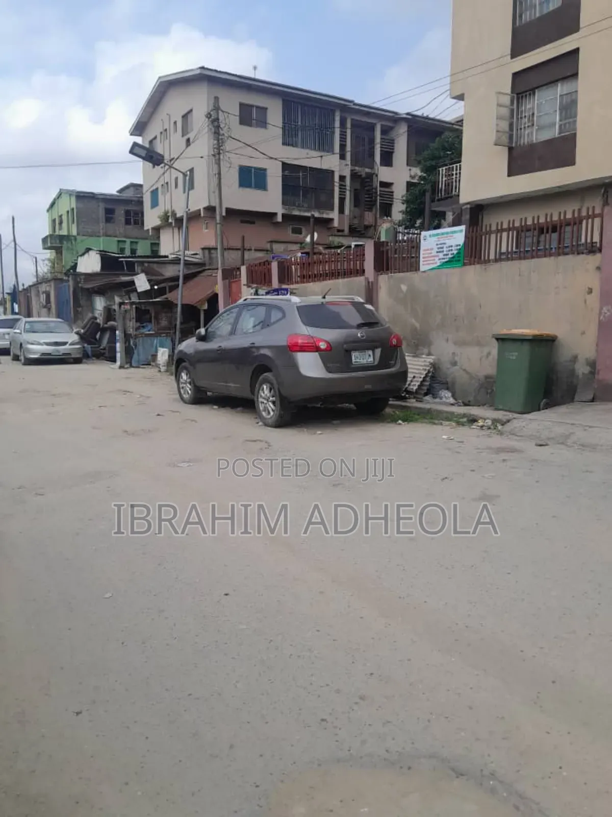3bdrm Block of Flats in Yaba, Akoka for sale in Akoka
