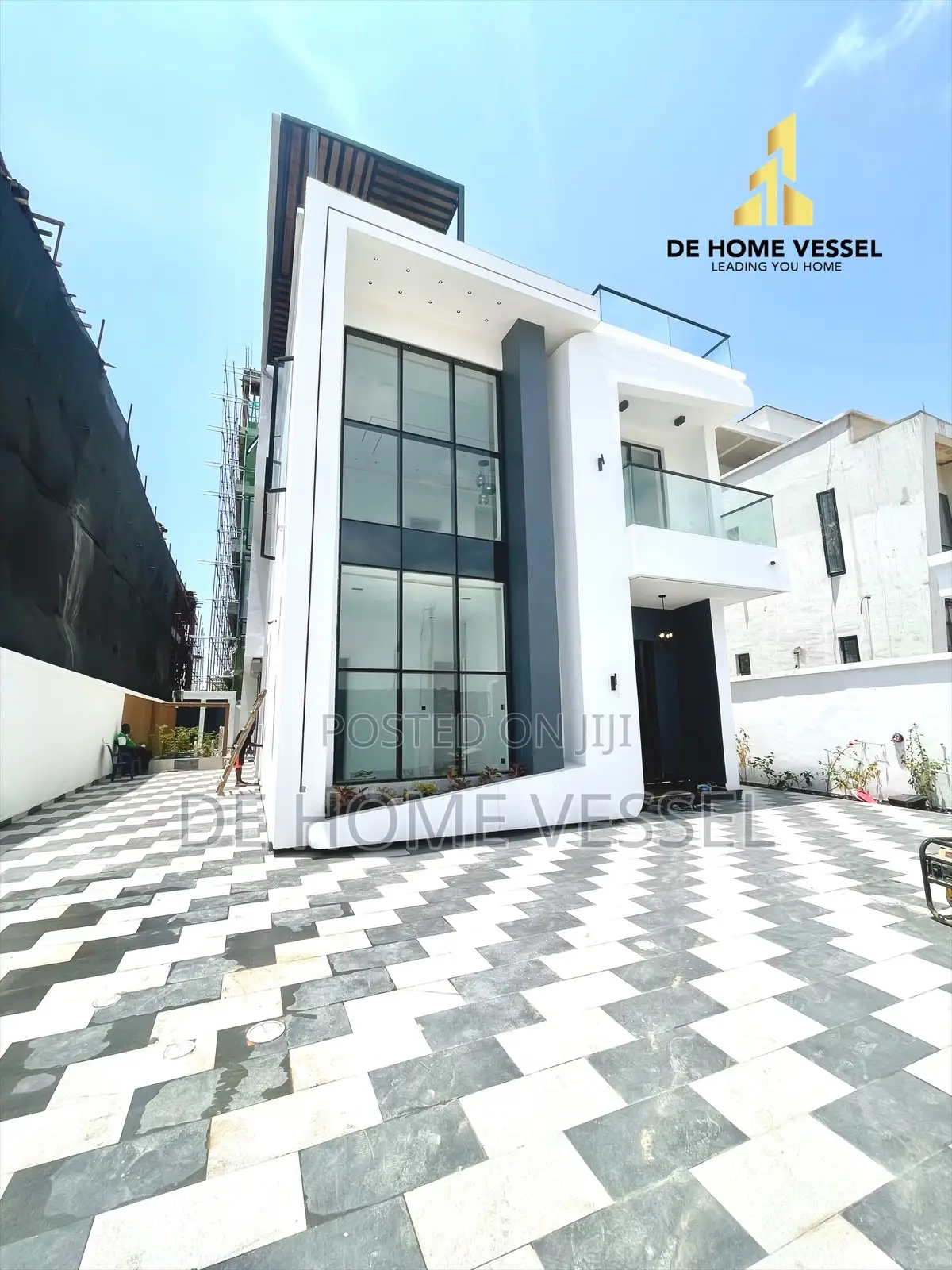 5bdrm Duplex in Lekki Phase 1 for sale in Lekki Phase 1