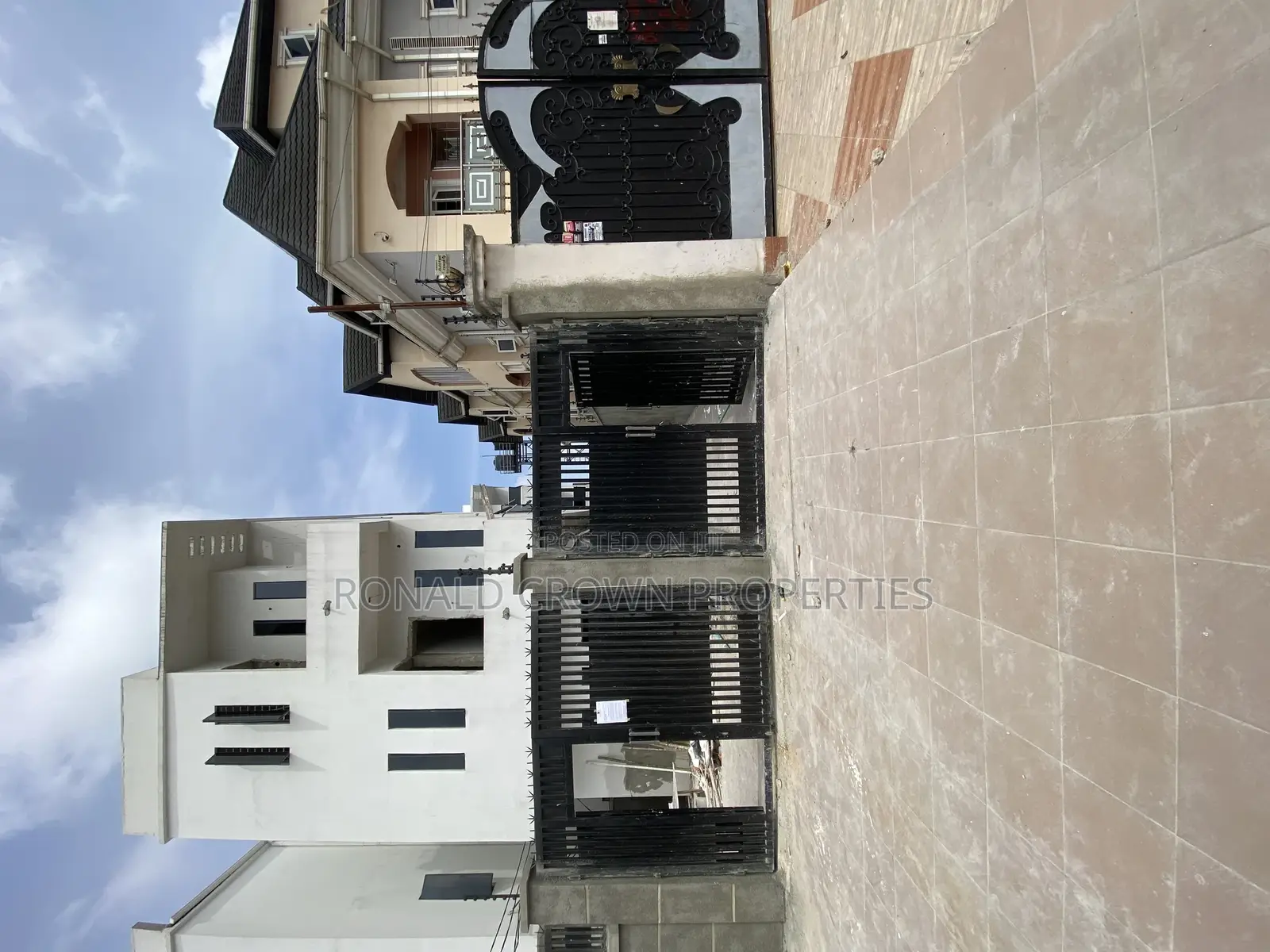 6bdrm Duplex in Apple Junction for sale in Apple Junction