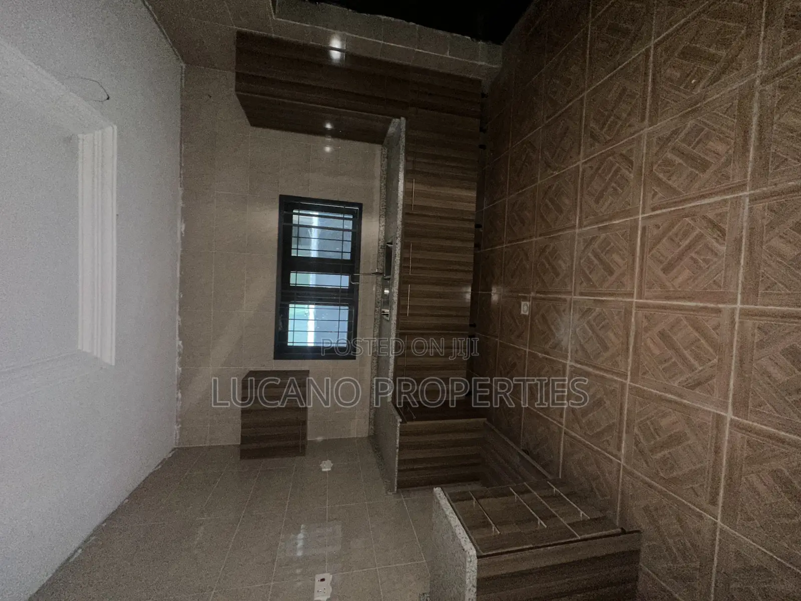 3bdrm Block of Flats in Jahi By Gilmore for rent in Jahi