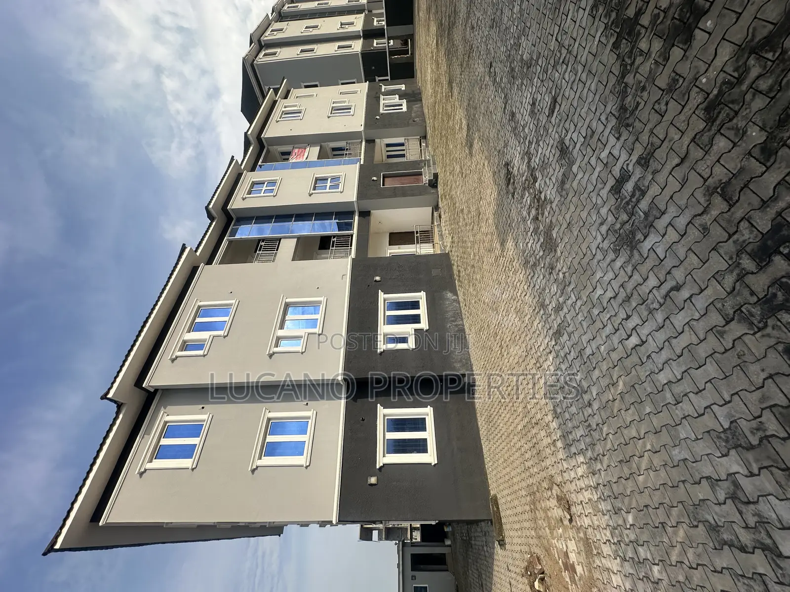 3bdrm Block of Flats in Jahi By Gilmore for rent in Jahi