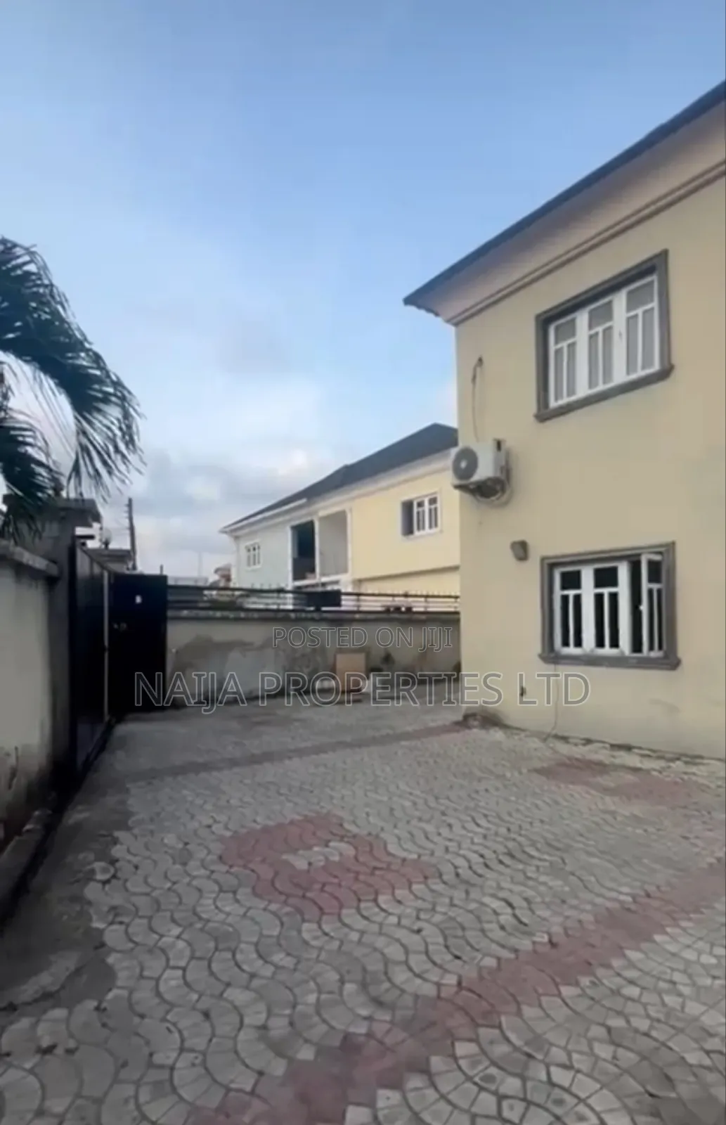 3bdrm Apartment in Ogidan, Sangotedo for sale in Sangotedo
