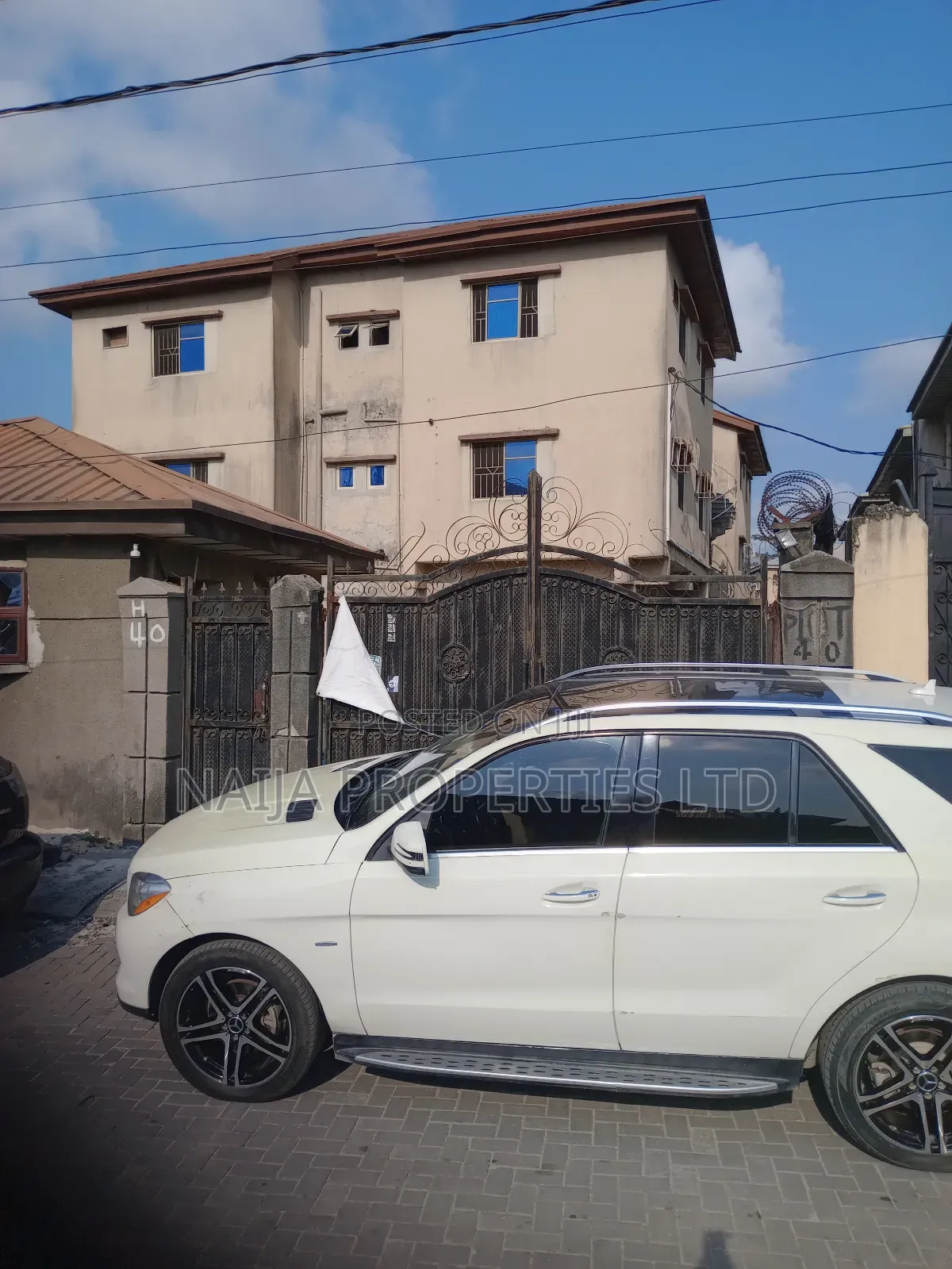 3bdrm Block of Flats in Thomas Estate, Ajah for sale in Ajah