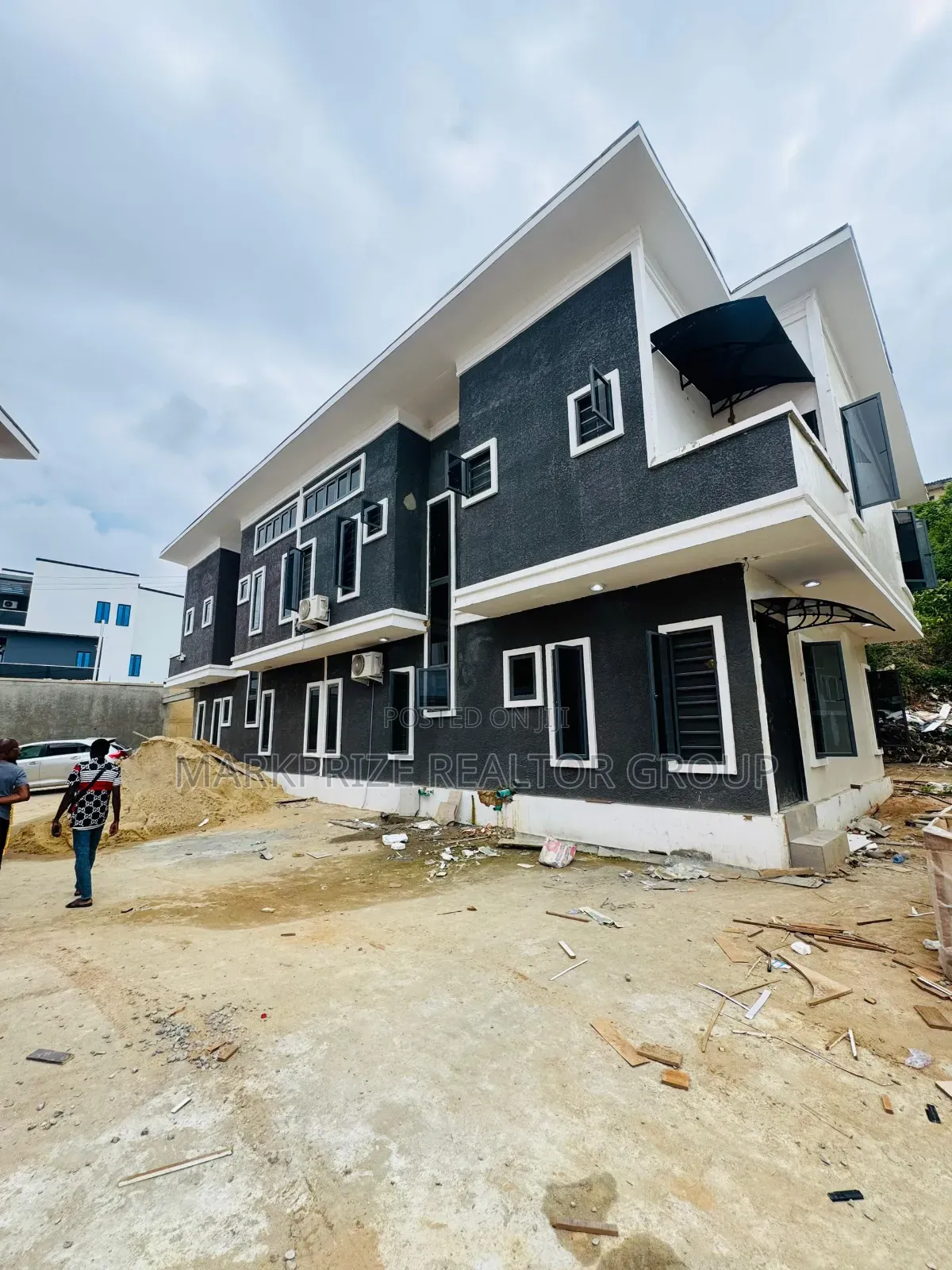 4bdrm Duplex in Opebi Ikeja Lagos for sale in Opebi