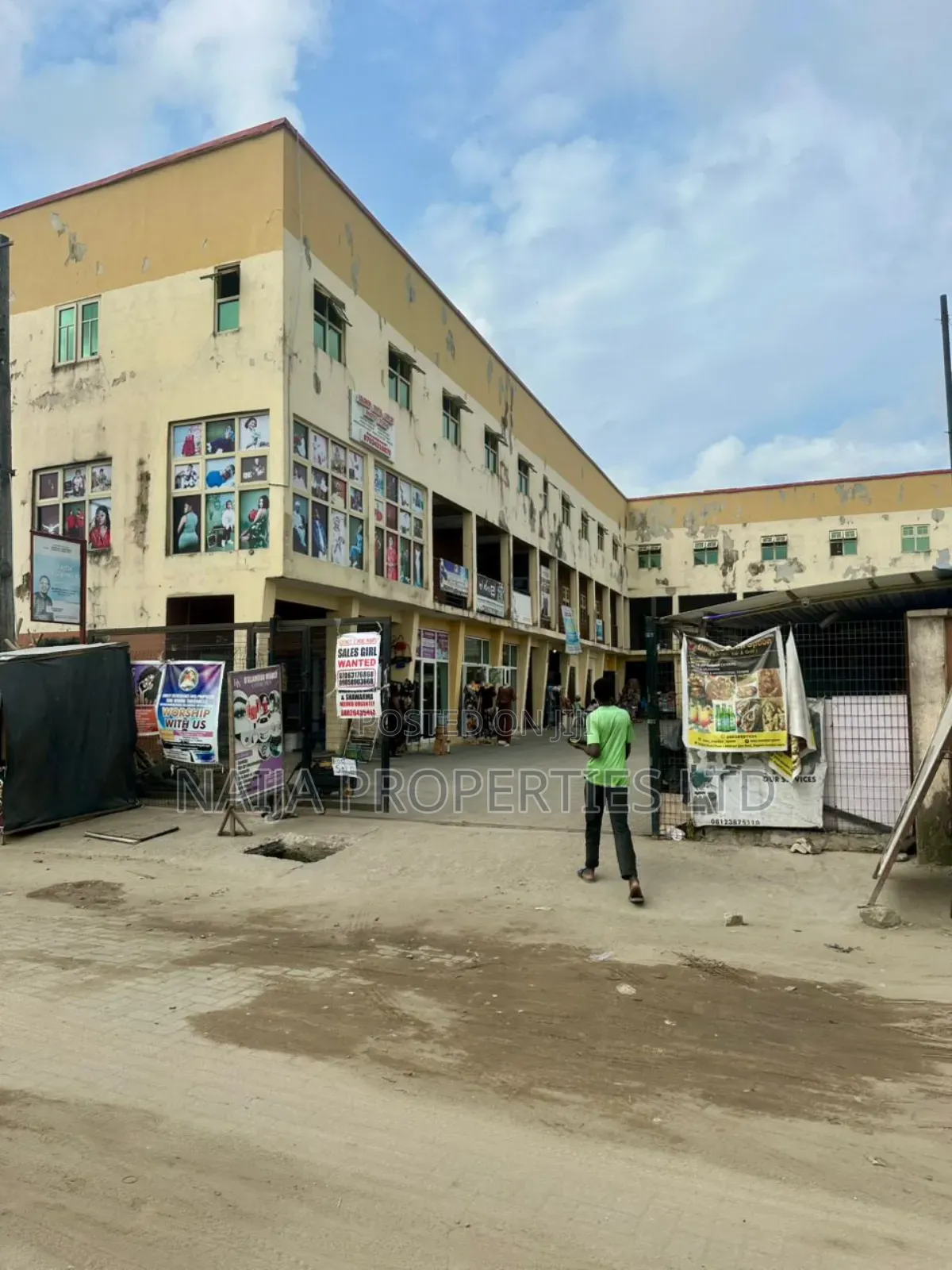 A Shopping Plaza on a Major Rd at Awoyaya, Ajah for Sale in Awoyaya