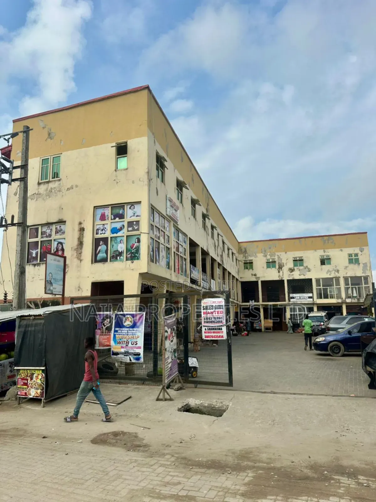 A Shopping Plaza on a Major Rd at Awoyaya, Ajah for Sale in Awoyaya