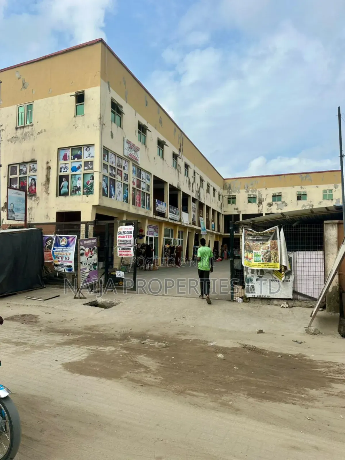 A Shopping Plaza on a Major Rd at Awoyaya, Ajah for Sale in Awoyaya