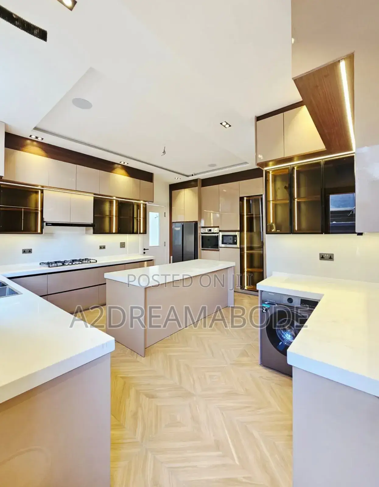 5bdrm Duplex in Lekki Phase 1 for sale in Lekki