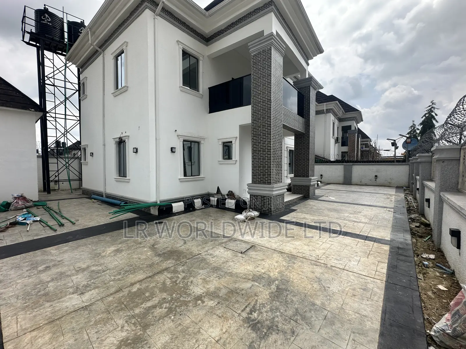 4bdrm Duplex in Lugbe District for sale in Lugbe District
