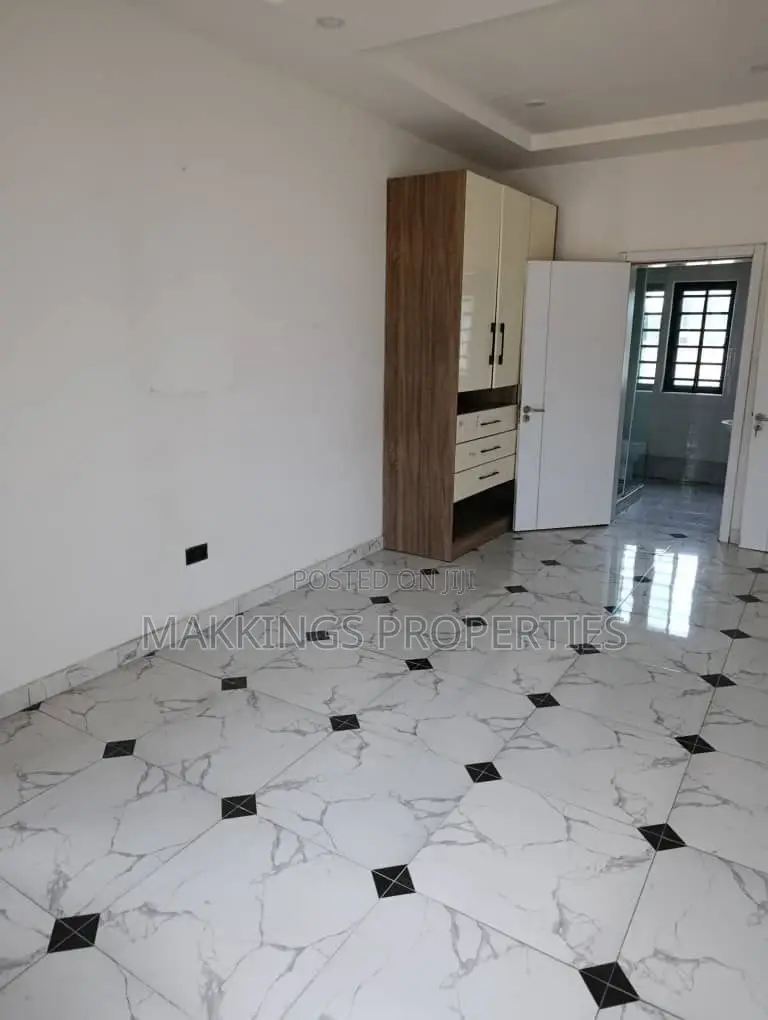 2bdrm Apartment in Chevron for rent in Chevron