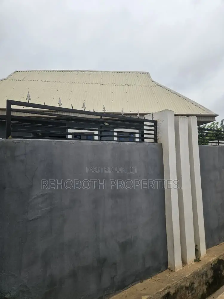 4bdrm Bungalow in Bola Elebu, Ibadan for sale in Ibadan