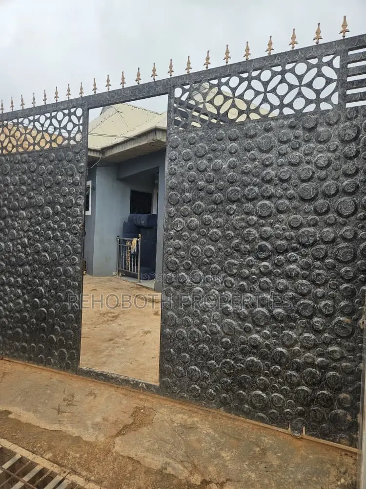 4bdrm Bungalow in Bola Elebu, Ibadan for sale in Ibadan