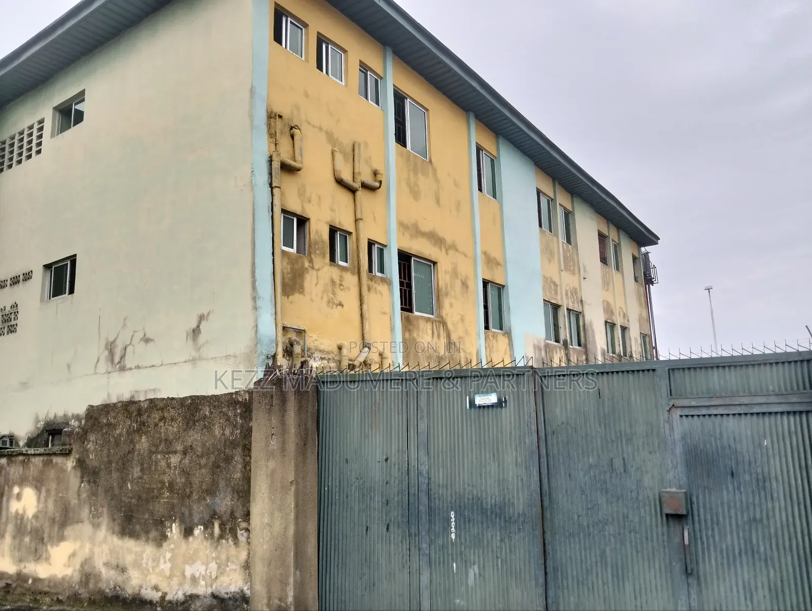 For Sale : Functional School in Rumuaghulu,Port Harcourt in Port-Harcourt