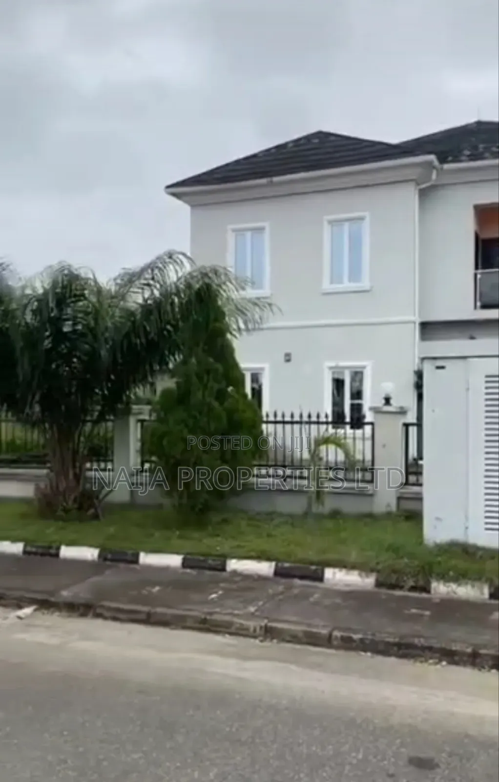 5bdrm Duplex in Royal Garden, Ajah for sale in Ajah